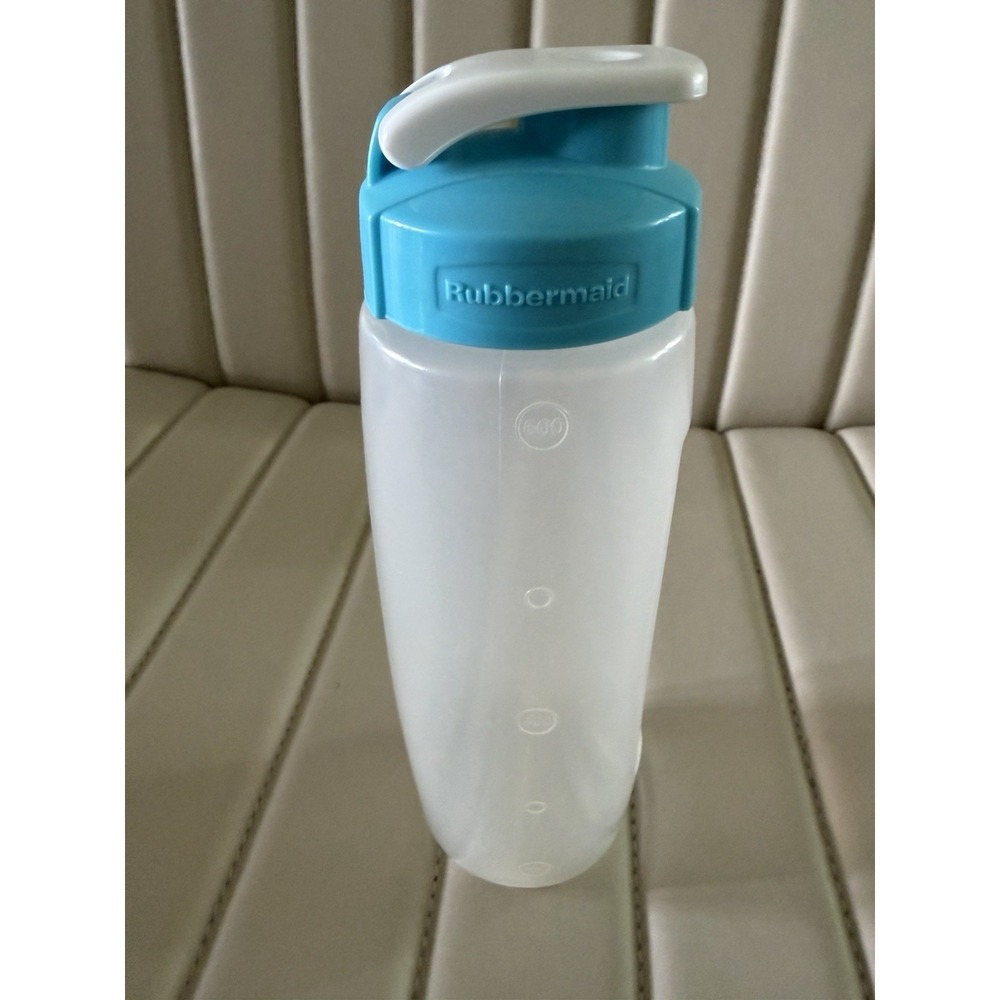 Rubbermaid Water Bottle Drink Container 20 oz Flip Top 7F74 Blue White